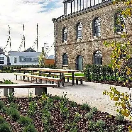 Harbourside Hideaway - Superb Flat With Terrace Lejlighed