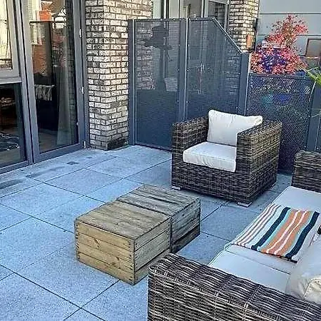 Harbourside Hideaway - Superb Flat With Terrace