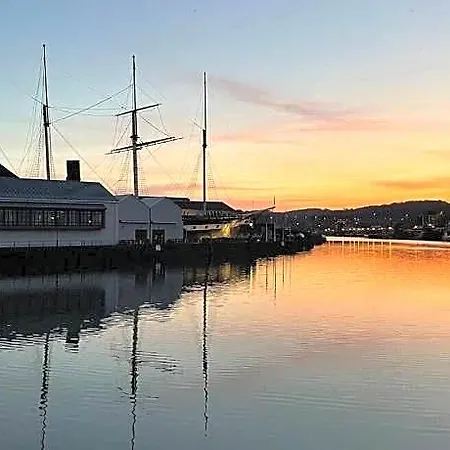 Lejlighed Harbourside Hideaway - Superb Flat With Terrace