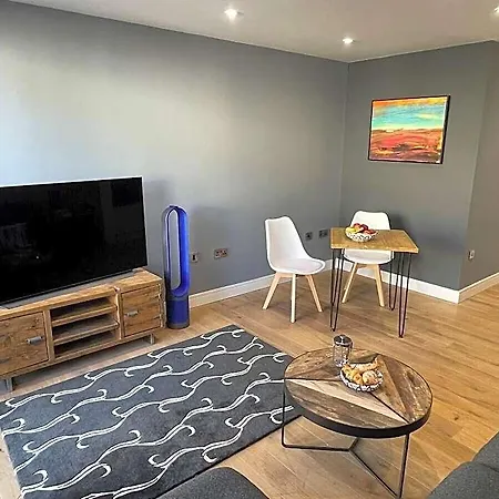 Harbourside Hideaway - Superb Flat With Terrace