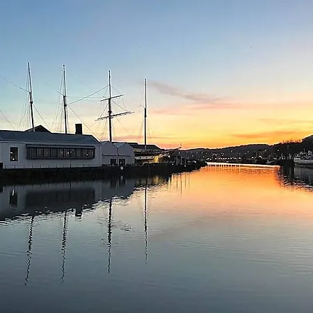 Harbourside Hideaway - Superb Flat With Terrace Bristol