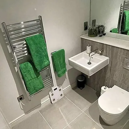 Harbourside Hideaway - Superb Flat With Terrace Lejlighed Bristol