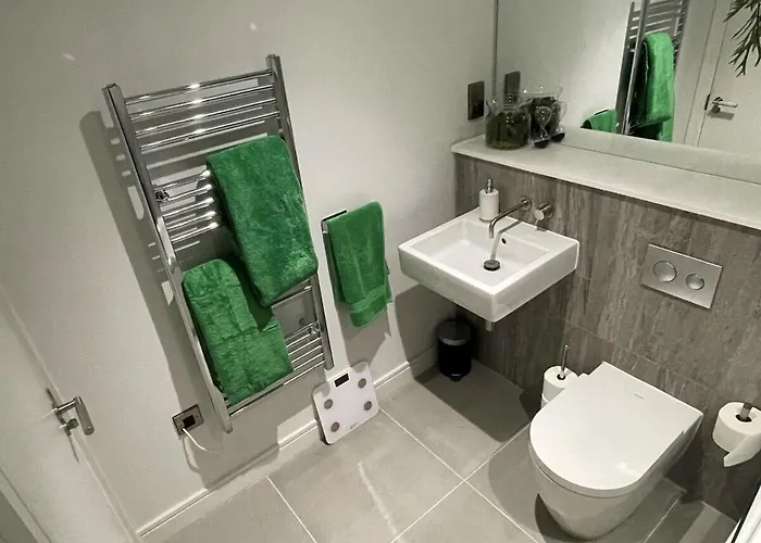 Harbourside Hideaway - Superb Flat With Terrace *