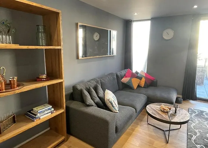 Harbourside Hideaway - Superb Flat With Terrace *