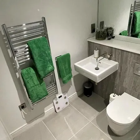 Harbourside Hideaway - Superb Flat With Terrace *